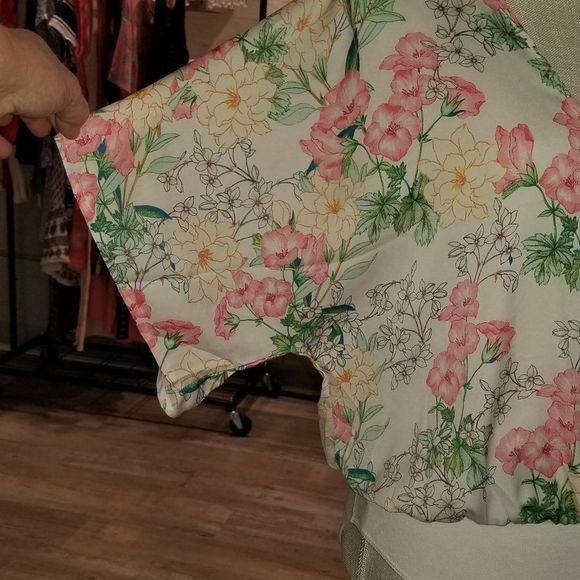 Forever 21 Floral Print Bodysuit Size Large - Picture 2 of 8